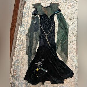 Evil Sorceress Halloween Costume for Women size small 6-8